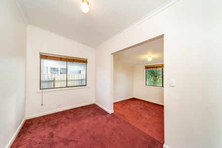 Great House in Quiet Street - Including Granny Flat - Photo 3