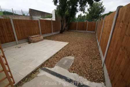 1 bedroom in a house share to rent - Photo 3