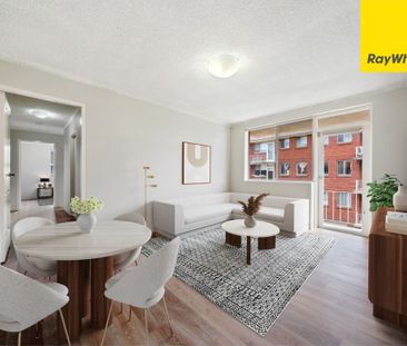 Fresh Interior | Convenient Location - Photo 4