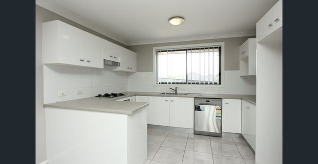 MODERN TOWNHOUSE - Photo 1