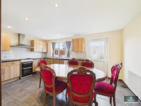 Crabbet Road, Crawley - Photo 2