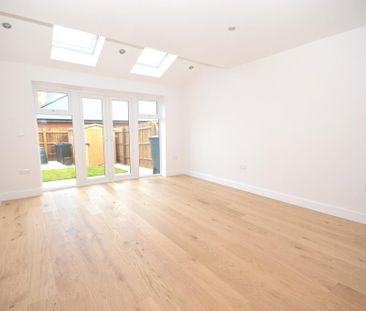 4 bedroom terraced house to rent - Photo 1