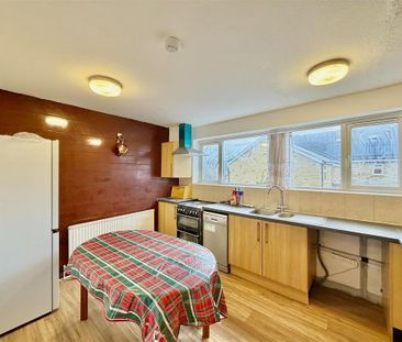 4 bedroom townhouse to rent - Photo 5