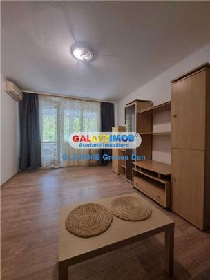 mall vitan 2 camere spatios 60mp etaj 1 | 1990 | AC cada balcon metrou - Fotografie 1