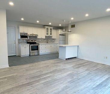 For Lease - 2116 Mountainside Drive Unit# Unit 2, Burlington, Ontario - Photo 3