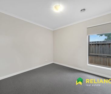 Beautiful 4 Bedroom House!! - Photo 4