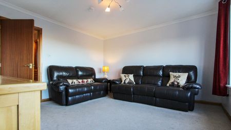 2 Bedroom - Photo 2