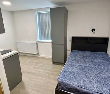 Studio Flat, Humphrey Road, M16 - Photo 2