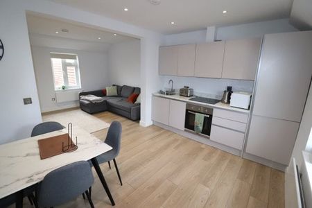 Chelmsford Road, Shenfield, Property for rent - Photo 2