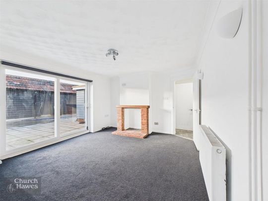 5 bedroom detached house to rent - Photo 1