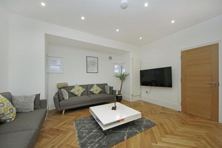 3 bedroom apartment to rent - Photo 3