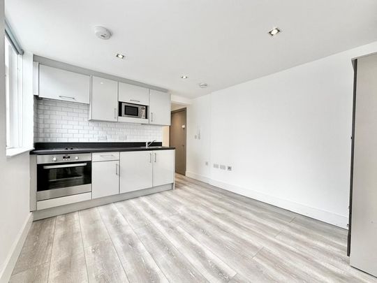 Studio to rent - Photo 1