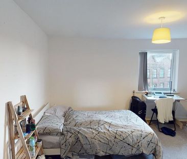 6 bedroom terraced house to rent - Photo 5
