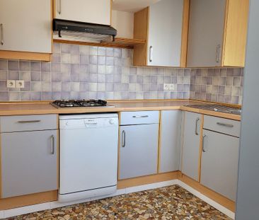 Location Appartement 4 pièces 97m² VIESLY 59271 - Photo 3