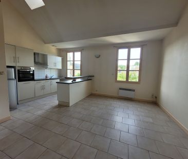 Location Appartement 3 pièces 82m² SABLE SUR SARTHE 72300 - Photo 4