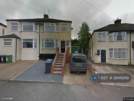 1 bedroom semi-detached house to rent - Photo 4