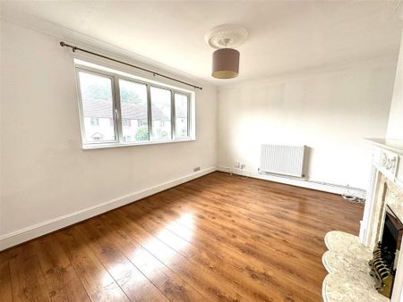 2 bedroom maisonette to rent - Photo 2