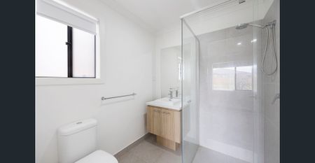 Spacious Four-Bedroom Home with Modern Comforts - Photo 4