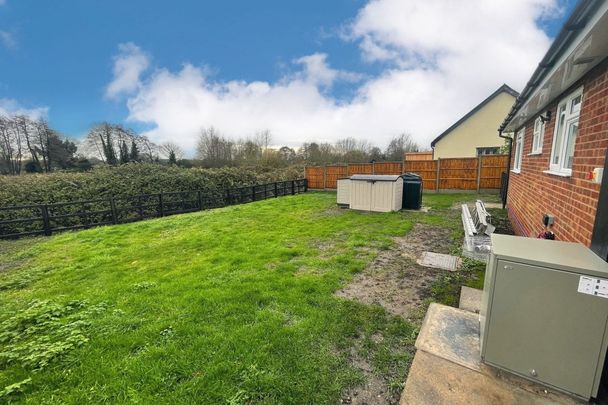 Marsh Lane, New Buckenham, NORWICH - Photo 1