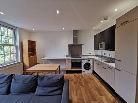 2 bedroom flat to rent - Photo 3