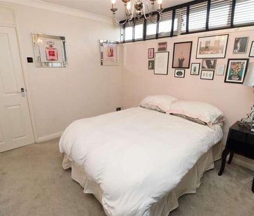 High Street, Elstree, WD6 - Photo 4