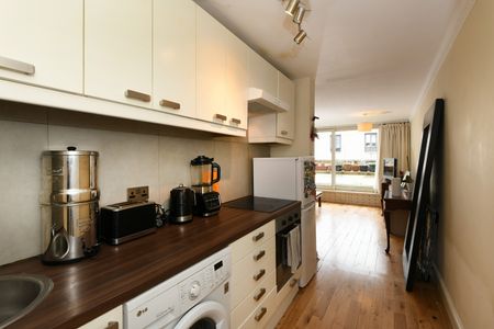 2 Bed Flat, Lulot Gardens, N19 - Photo 2