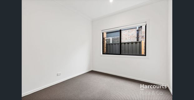 Spacious 4-Bedroom Home with Modern Features in Wollert - Photo 1