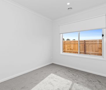 Modern Family Home in Beveridge - Photo 4