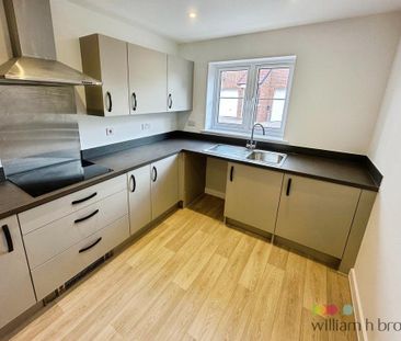 3 bedroom semi-detached house to rent - Photo 4