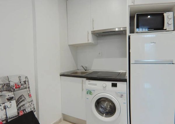 Calle de Berruguete, Madrid, Community of Madrid 28039