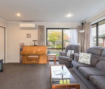 Modern and Sunny 2 Bedroom plus Office Home - Photo 5