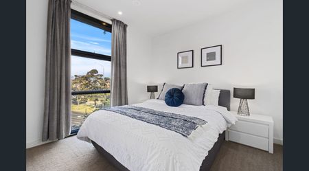 Spacious & Modern Apartment with Great Location - Photo 3