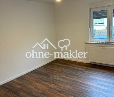 Erstbezug nach Sanierung großzügige Wohnung in kleinem Mehrfamilien... - Foto 1