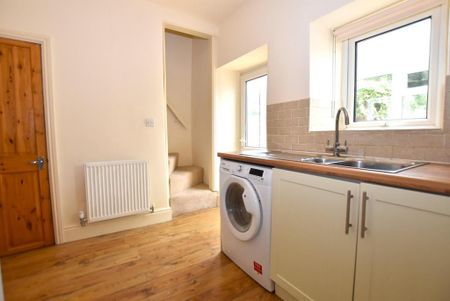 2 bedroom terraced house to rent - Photo 4