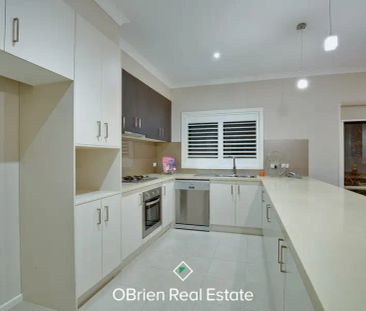 “4 BEDROOM WATERFRONT LIVING” - Photo 2