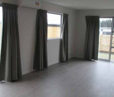 Spacious and Easy Care - Photo 5