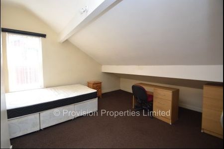 2 Bedroom Houses in Hyde Park, Leeds - Photo 4