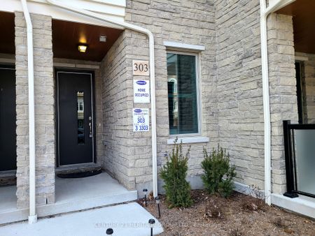 Condo Townhouse For Lease | E8134900 - Photo 3