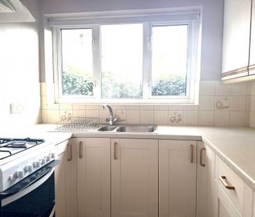 St Georges Drive, Cheltenham, GL51 - Photo 3