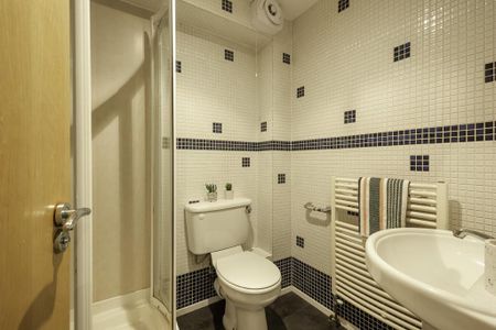 2 bedroom flat to rent - Photo 5