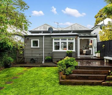 Sunny Character Home Pet Friendly - Photo 3