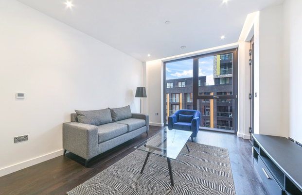 Madeira Tower, Ponton Road, London - Photo 1