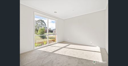 Beautifully Renovated Family Home in Prime Location - Photo 3