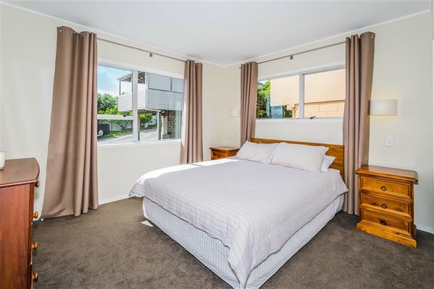 Property Management570A Beach Road, Rothesay Bay - House for Rent - Photo 1