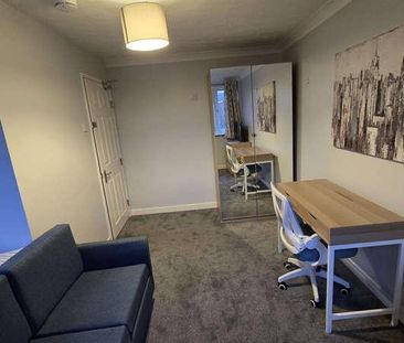 Chertsey Close - Walking Distance To Luton Airport, LU2 - Photo 5