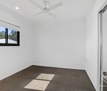 BRAND NEW 3 BED DUPLEX WITH AIR CONDITIONING (NOW) - Photo 2