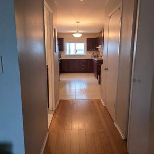 logement 5 1/2 à louer - Photo 2