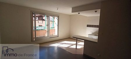 Location appartement 4 pièces 72 m² à Brusque (12360) - Photo 3