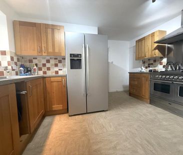 5 bedroom detached house to rent - Photo 3