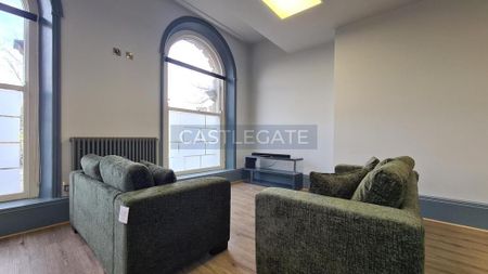 1 bedroom in a flat share to rent - Photo 3